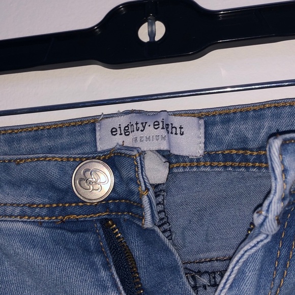 highrise womens lightwash skinny ripped jeans🤍 - Picture 3 of 4